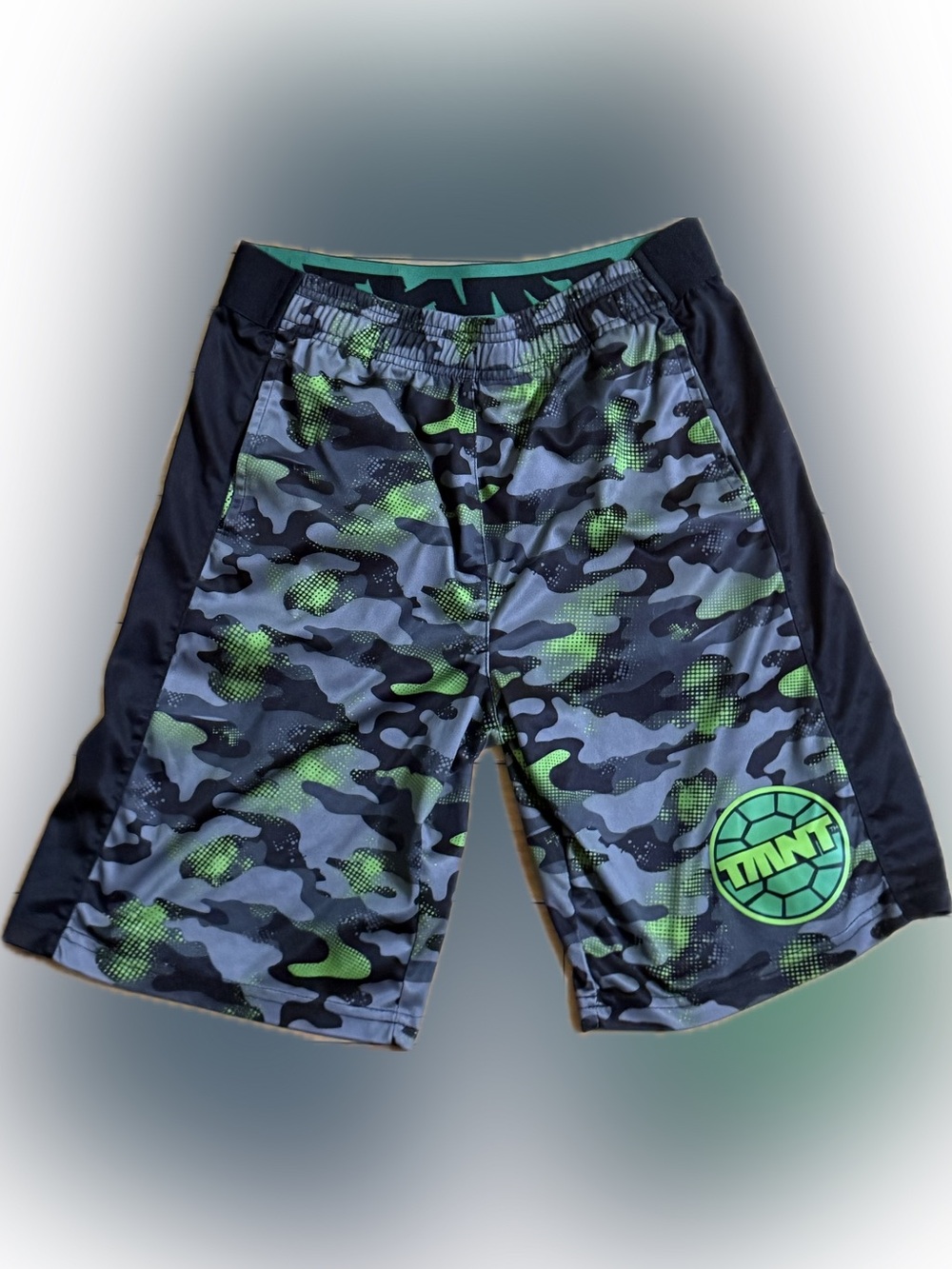 Tmnt Boys' Green & Gray Camo Athletic Shorts with Badge
